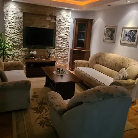 Luxury 姆拉代诺瓦茨