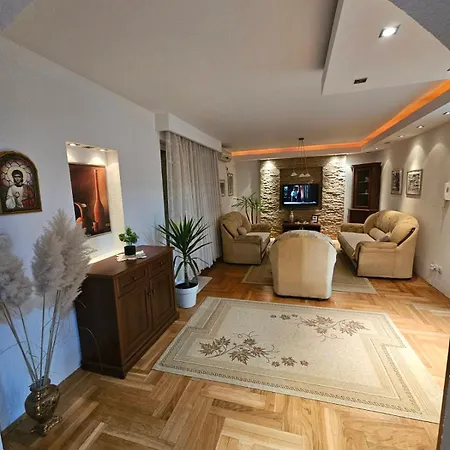 Luxury 公寓 姆拉代诺瓦茨